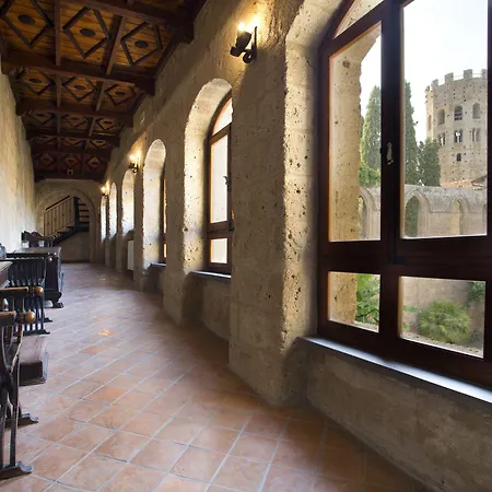 La Badia Di מלון 4*