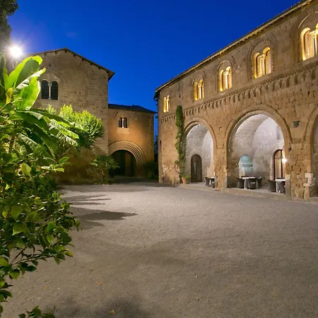 מלון La Badia Di 4*