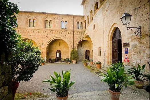 Hotel La Badia Di 4*